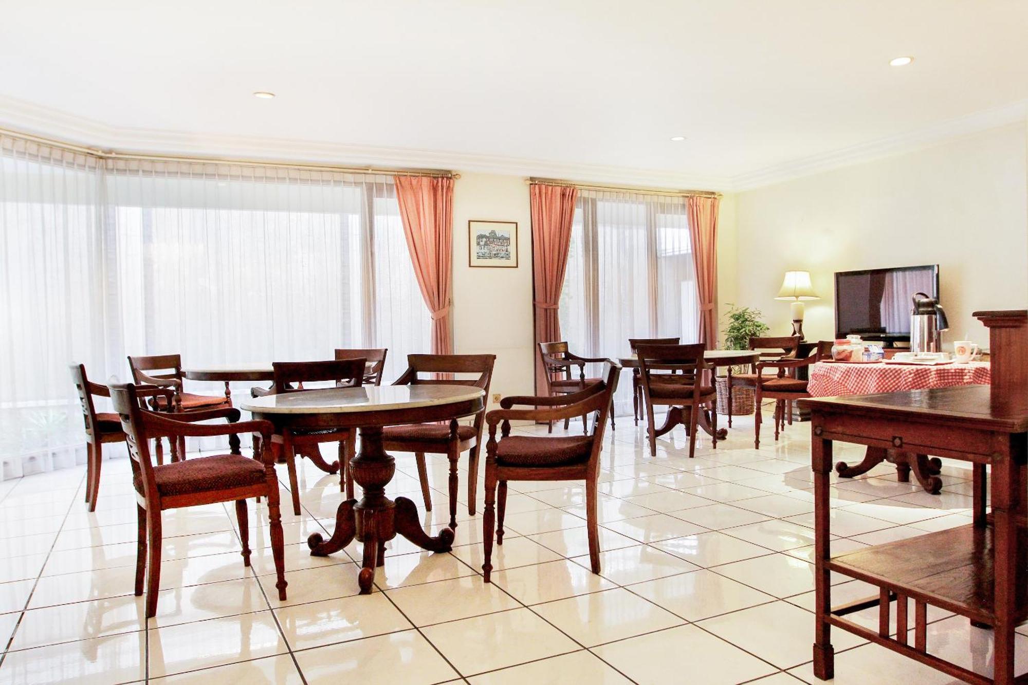 Super Oyo 123 Puri Lotus Hotel Jakarta Ngoại thất bức ảnh